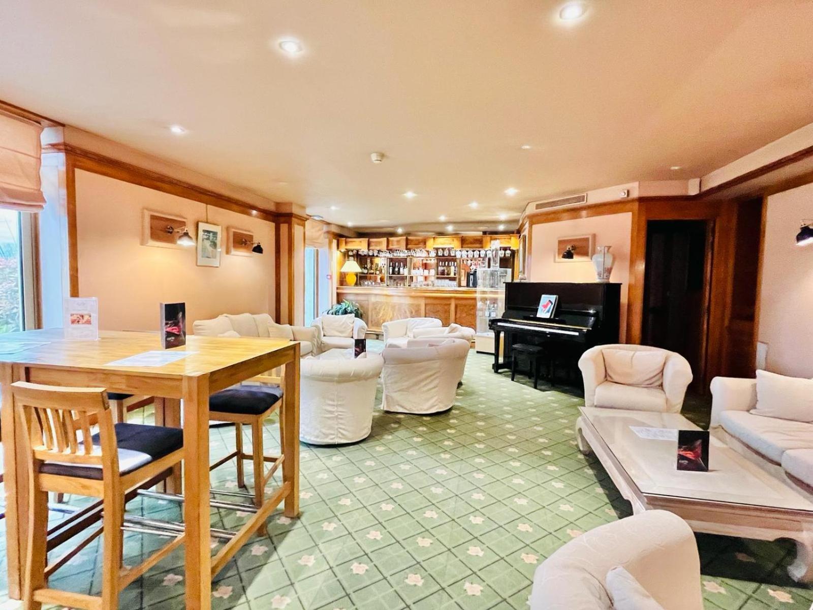 Logis Hôtel Le Rivage Gien Buitenkant foto